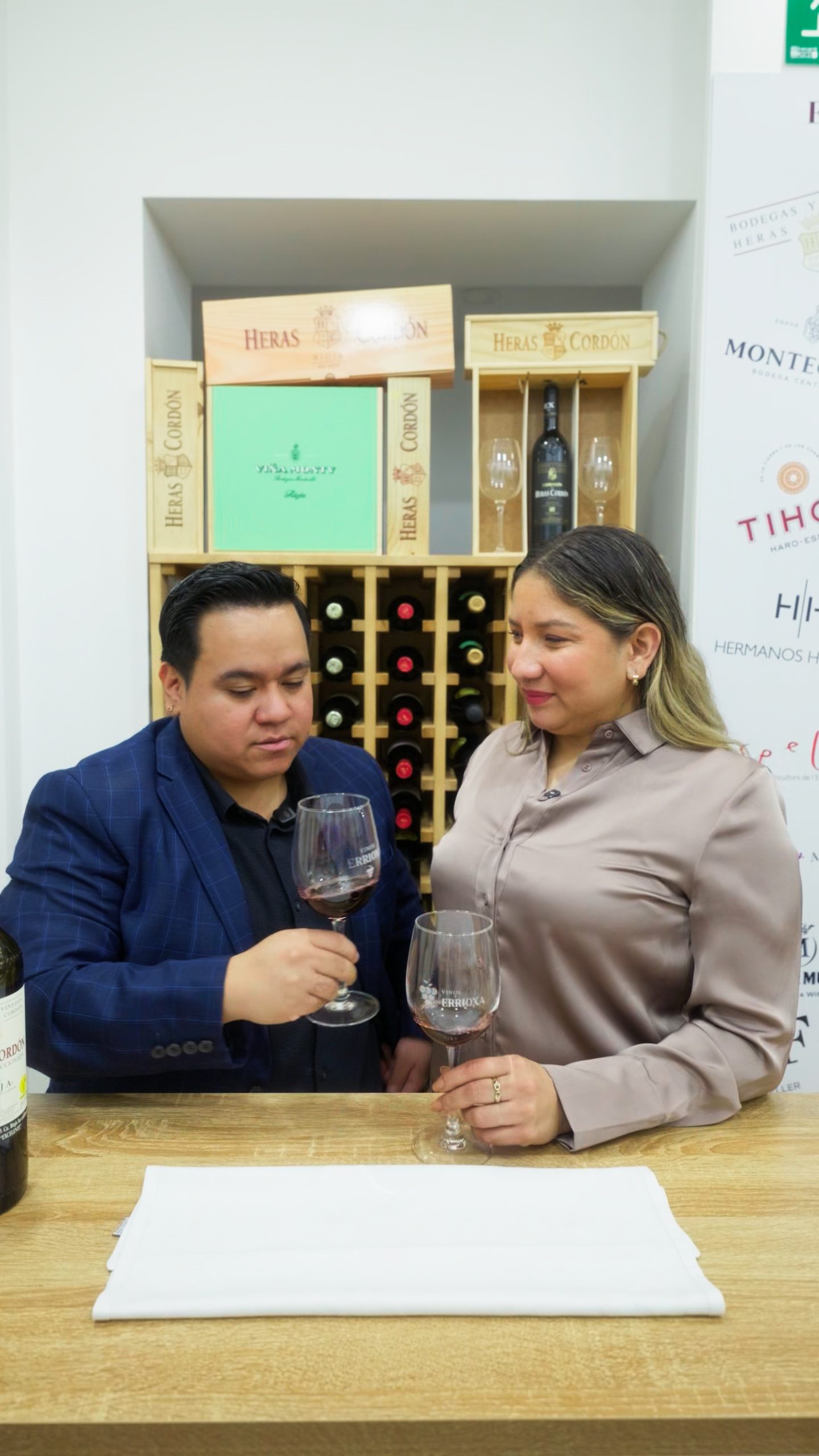  Cómo quitar manchas de vino